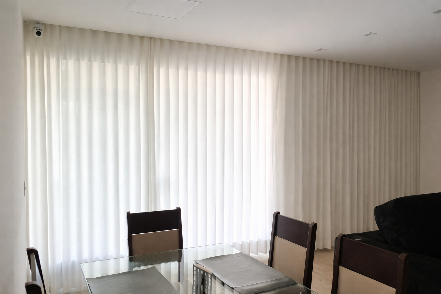 Cortina Plissada em ambiente decorado